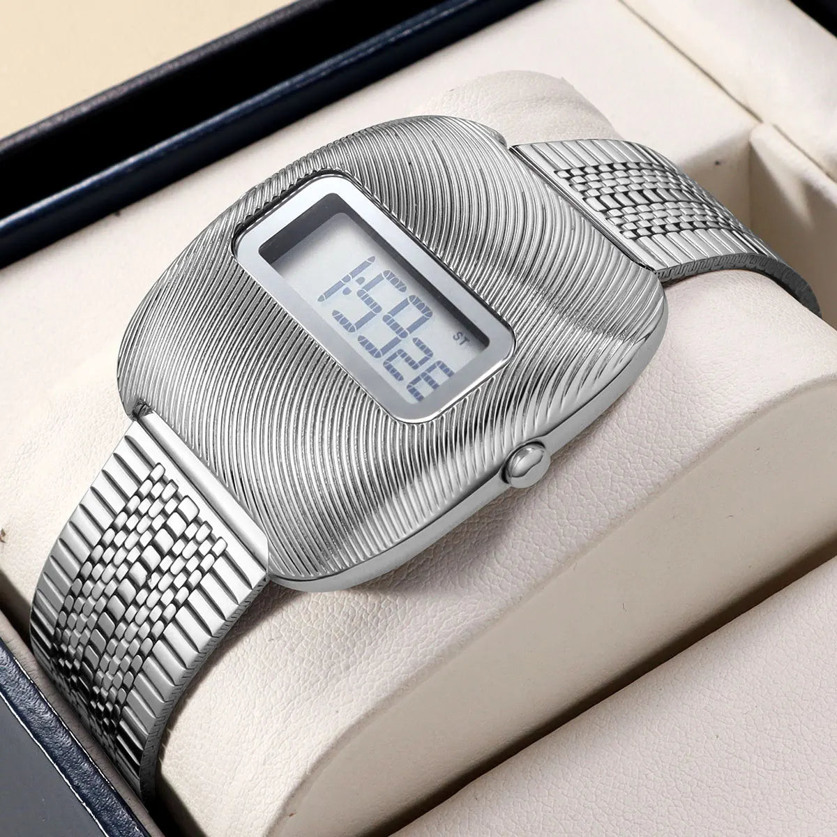 Men's Sports Electronic Watch Fashion Unisex Waterproof Digital Wristwatch with Stainless Steel Strap & Retro Design 0322