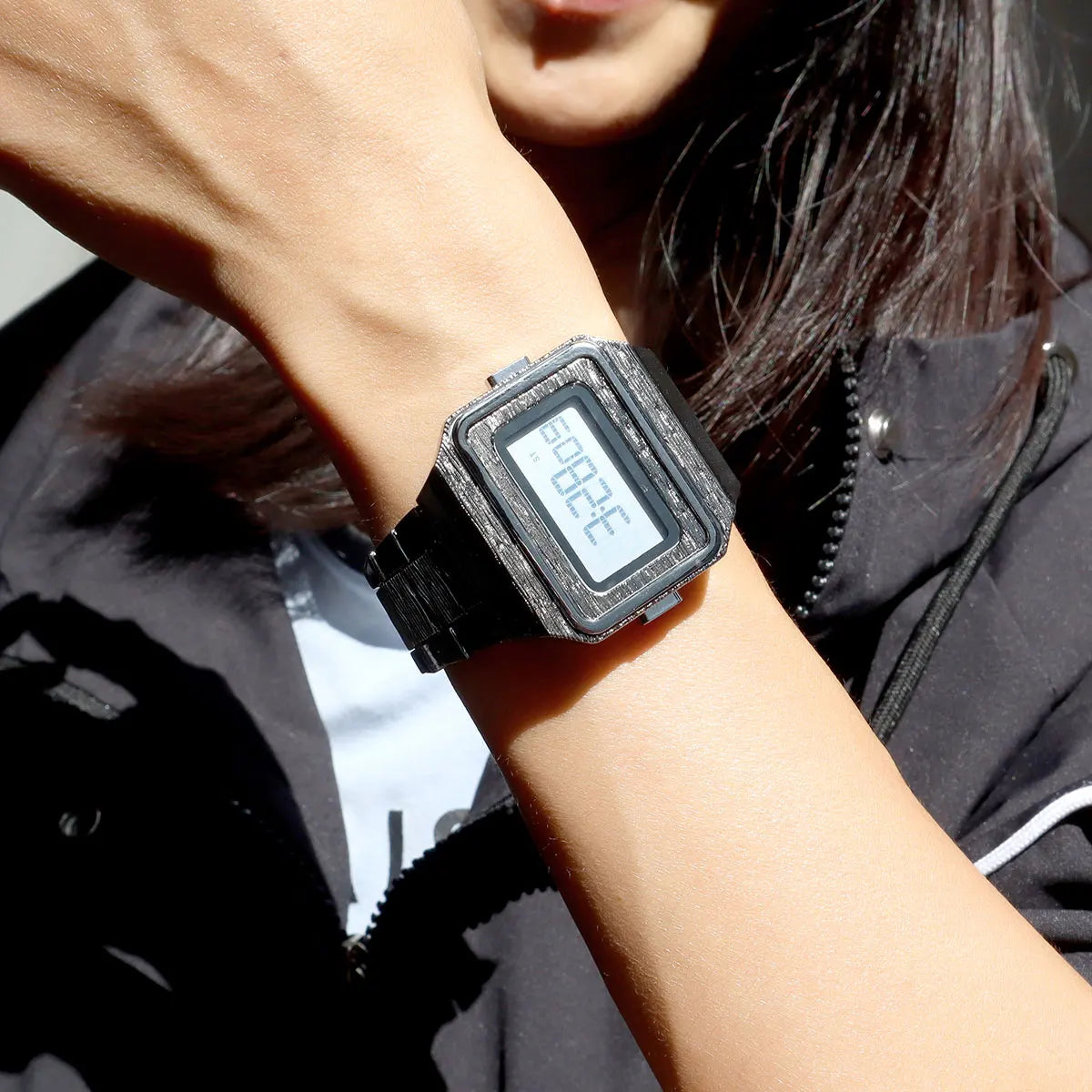 Fashion LED Digital Watch for Men Retro Simple Style Electronic Wristwatch with Stainless Steel Strap Luminous Backlight 0325